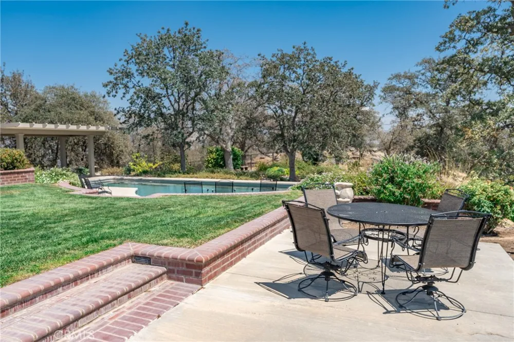 42158 John Muir Drive Coarsegold, CA 93614