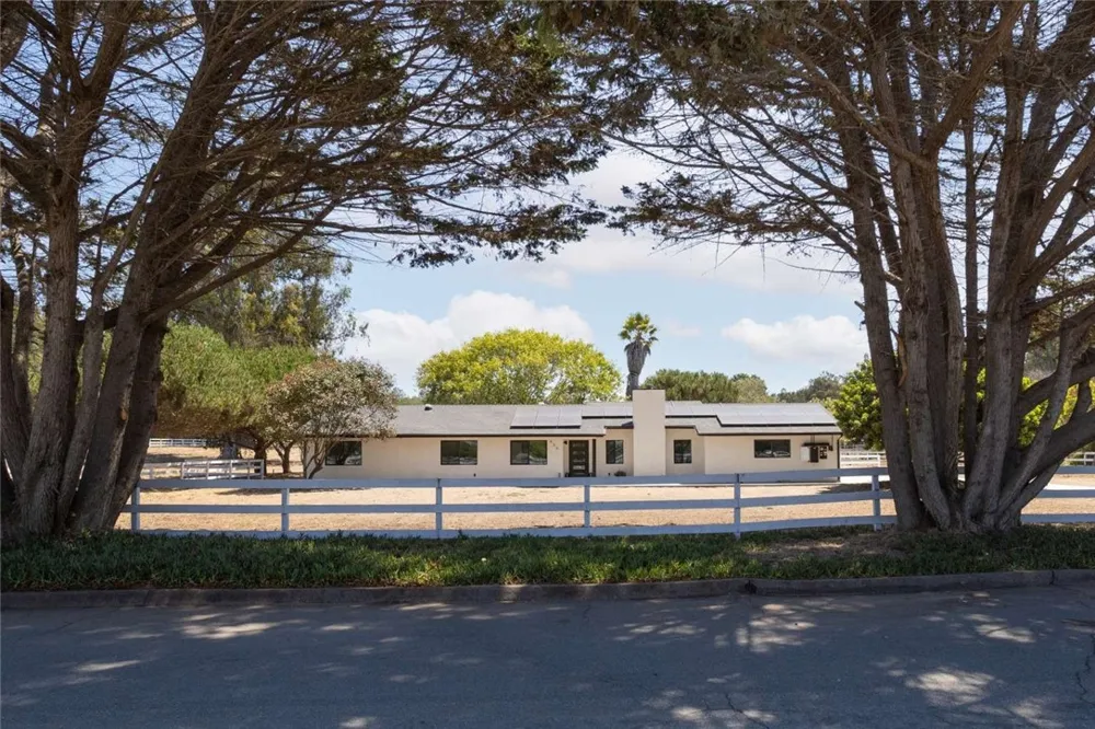 655 Ralcoa Way Arroyo Grande, CA 93420
