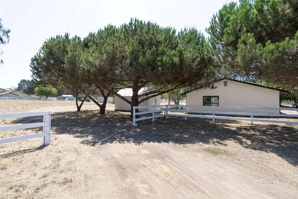 655 Ralcoa Way Arroyo Grande, CA 93420