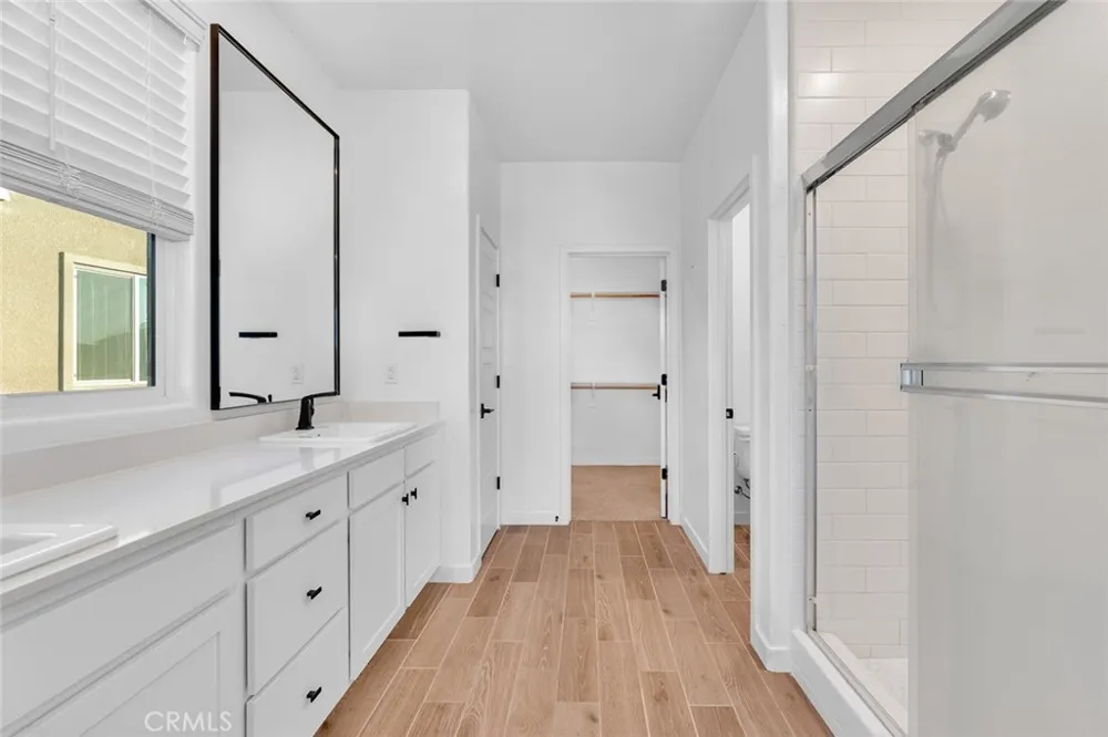 1240 Atlantica S Madera, CA 93636