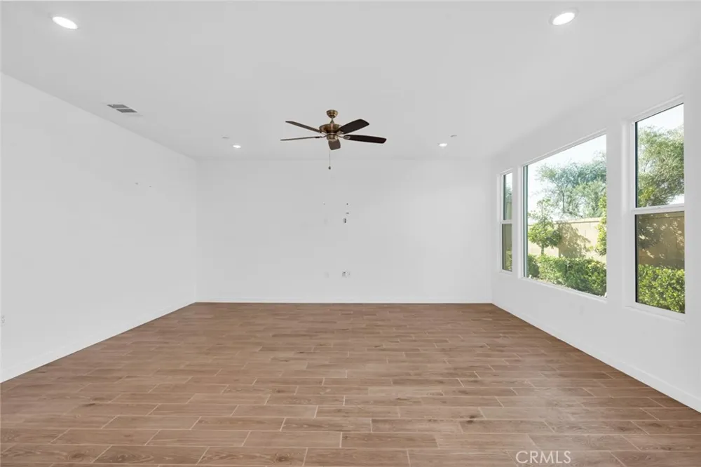 1240 Atlantica S Madera, CA 93636