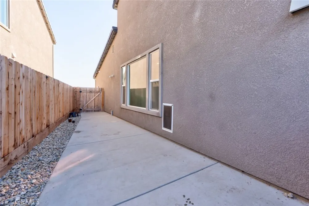1240 Atlantica S Madera, CA 93636