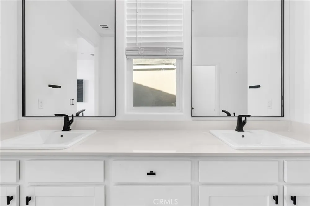 1240 Atlantica S Madera, CA 93636