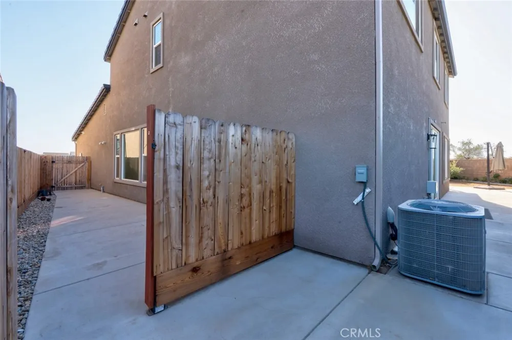 1240 Atlantica S Madera, CA 93636
