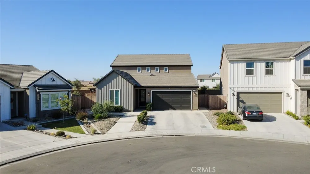 1240 Atlantica S Madera, CA 93636