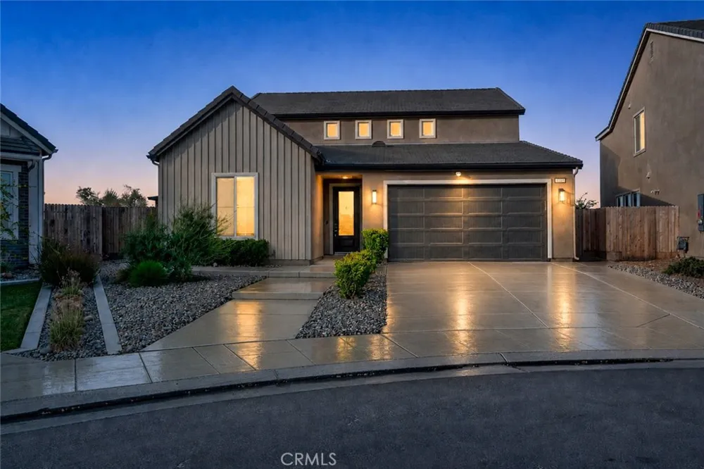 1240 Atlantica S Madera, CA 93636