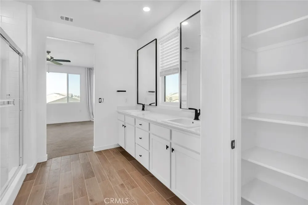 1240 Atlantica S Madera, CA 93636