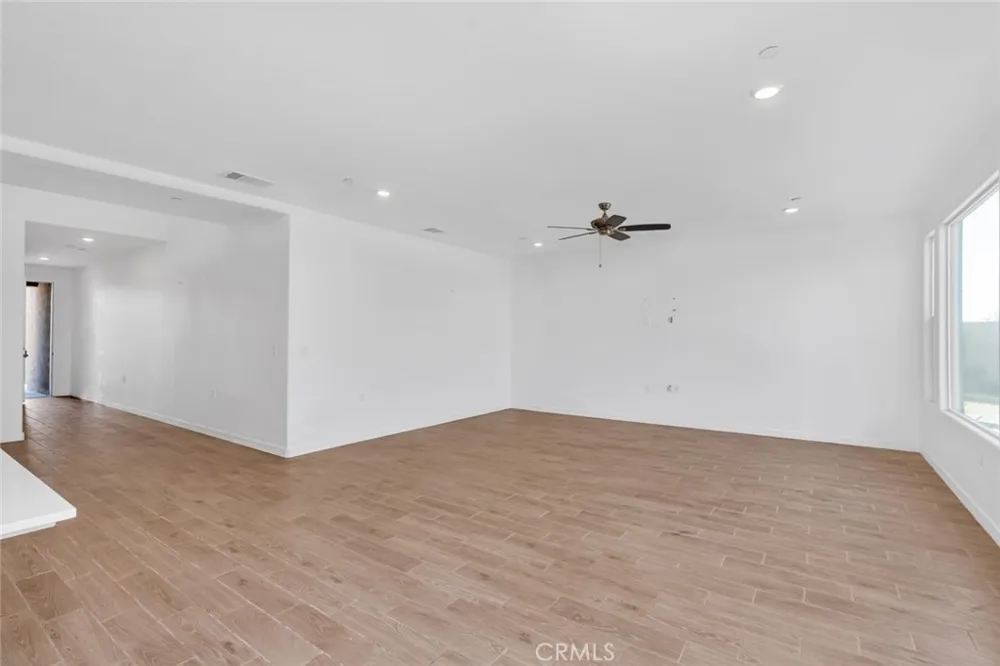1240 Atlantica S Madera, CA 93636