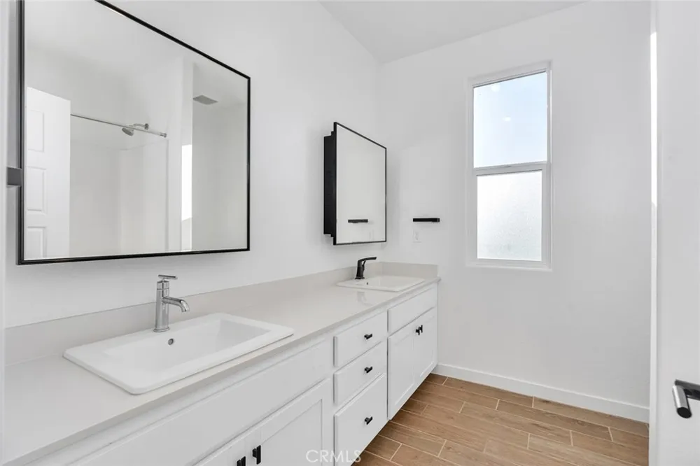 1240 Atlantica S Madera, CA 93636