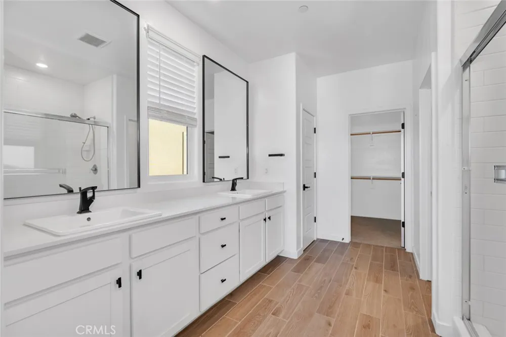 1240 Atlantica S Madera, CA 93636
