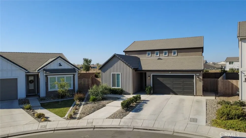 1240 Atlantica S Madera, CA 93636