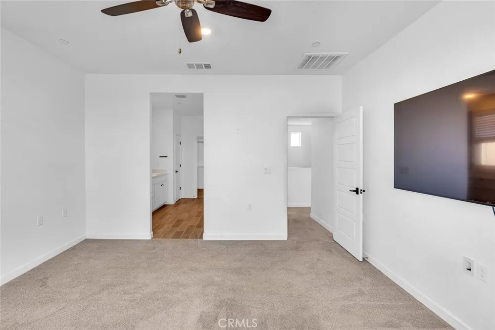 1240 Atlantica S Madera, CA 93636