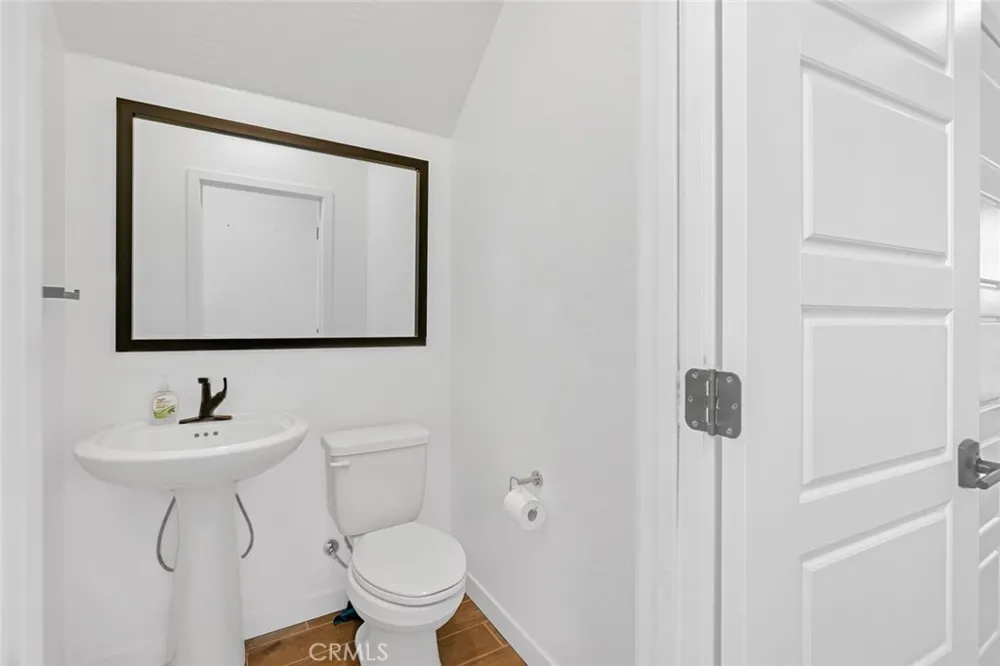 1240 Atlantica S Madera, CA 93636