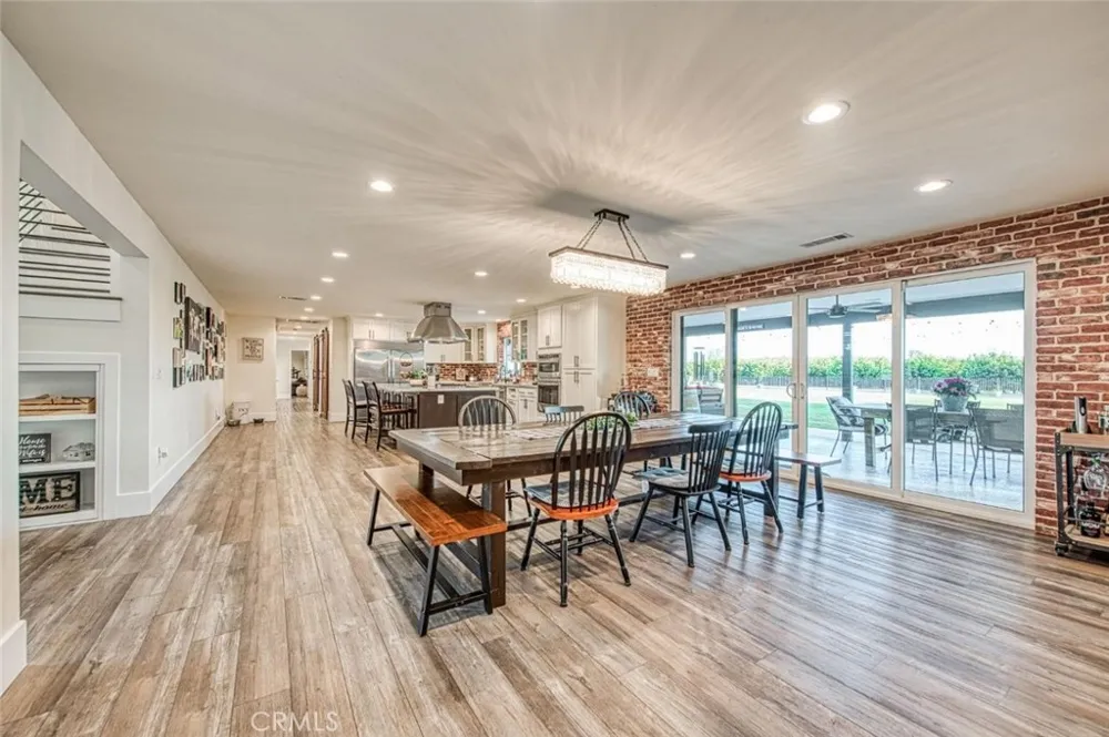 11735 E Santa Ana Clovis, CA 93619