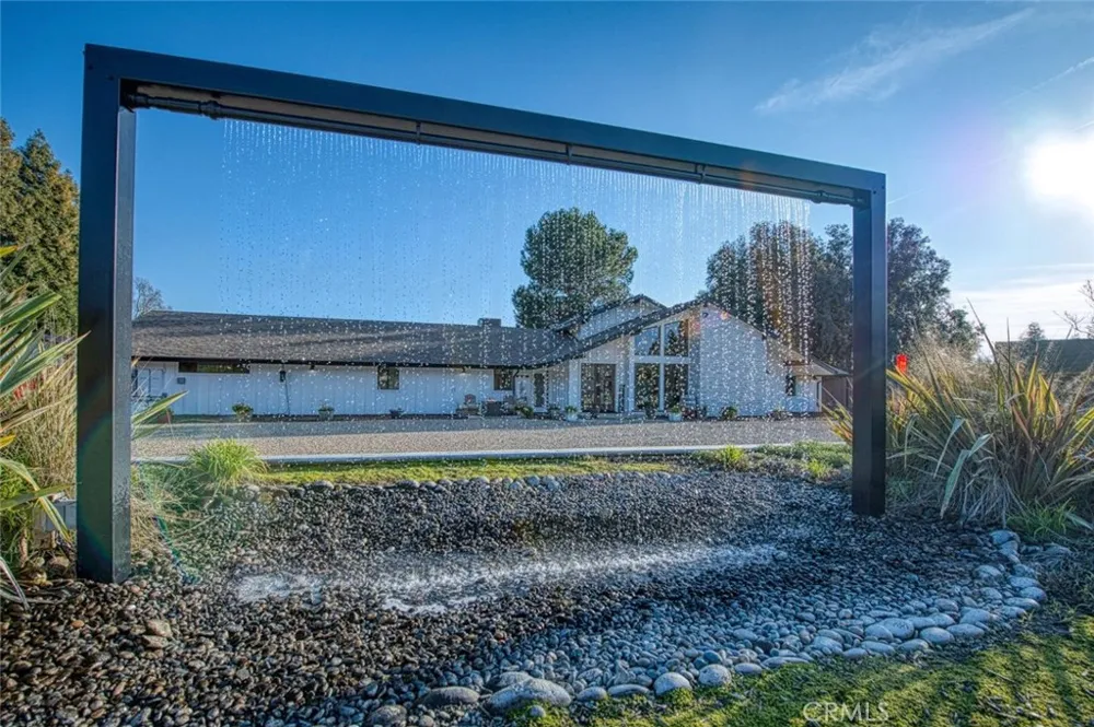 11735 E Santa Ana Clovis, CA 93619