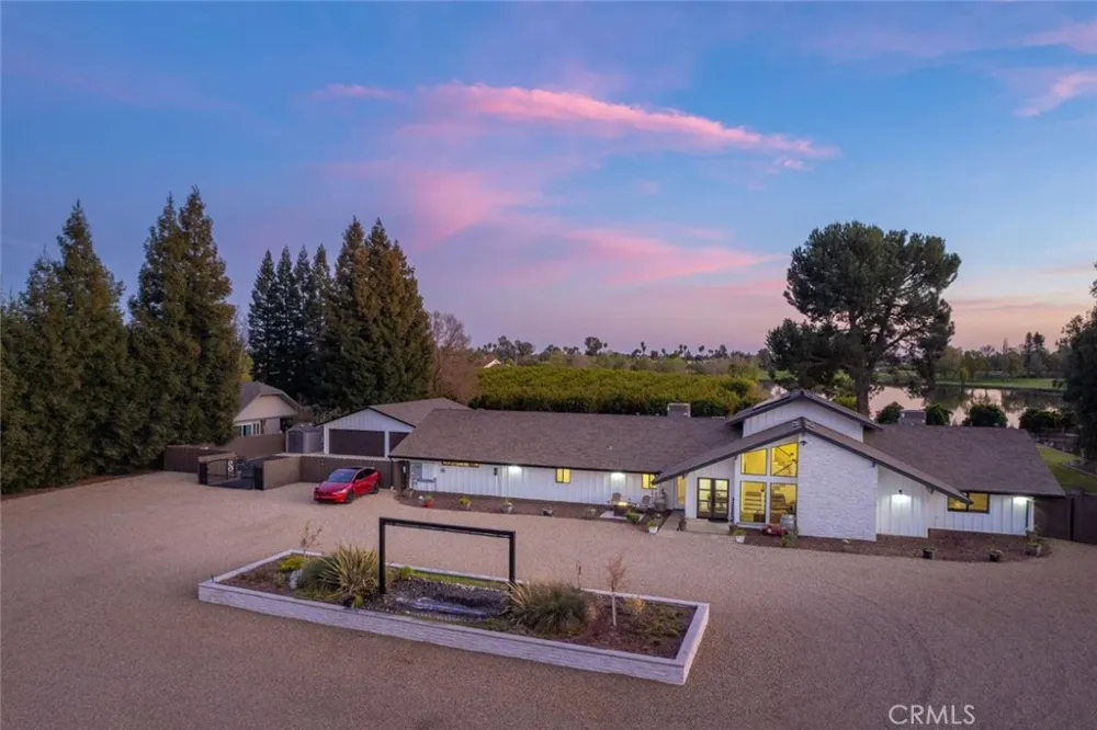 11735 E Santa Ana Clovis, CA 93619