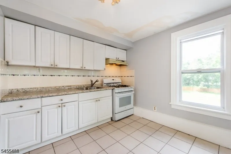 1125 E Front St Plainfield City, NJ 07062