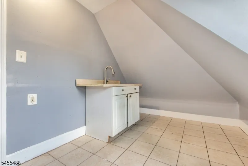1125 E Front St Plainfield City, NJ 07062
