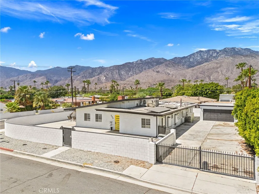 589 S Mountain View Palm Springs, CA 92264