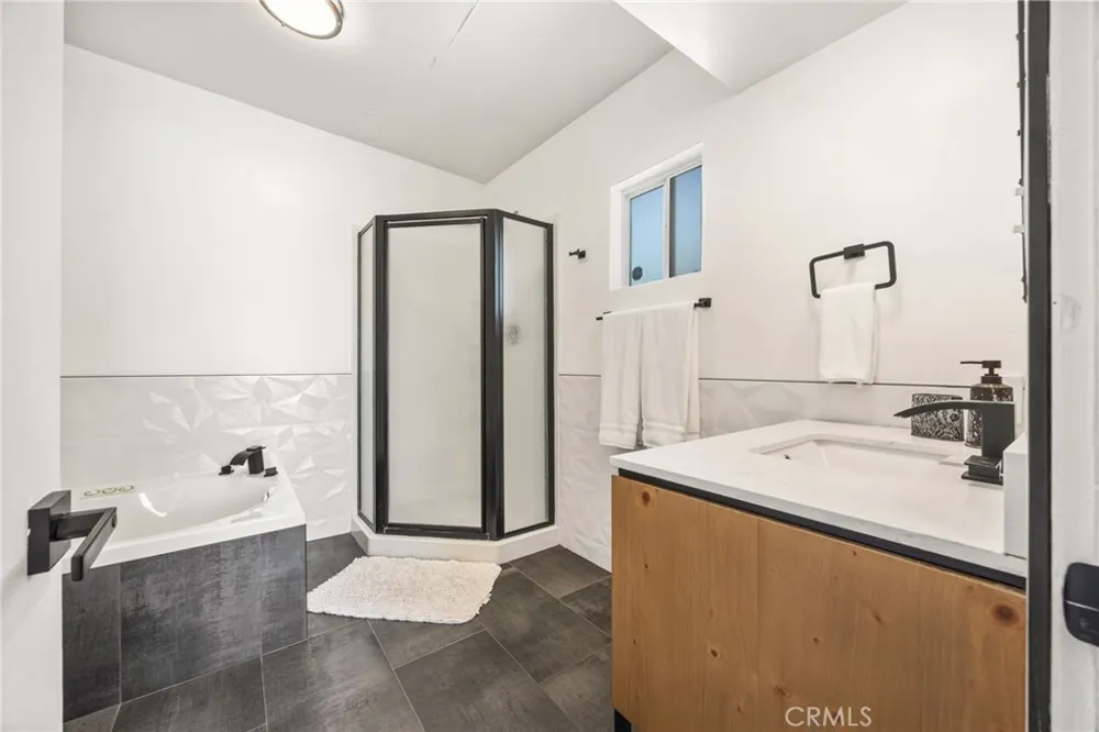 589 S Mountain View Palm Springs, CA 92264