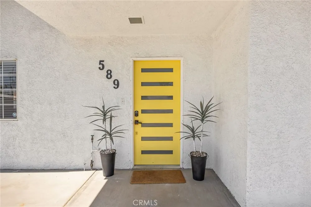 589 S Mountain View Palm Springs, CA 92264