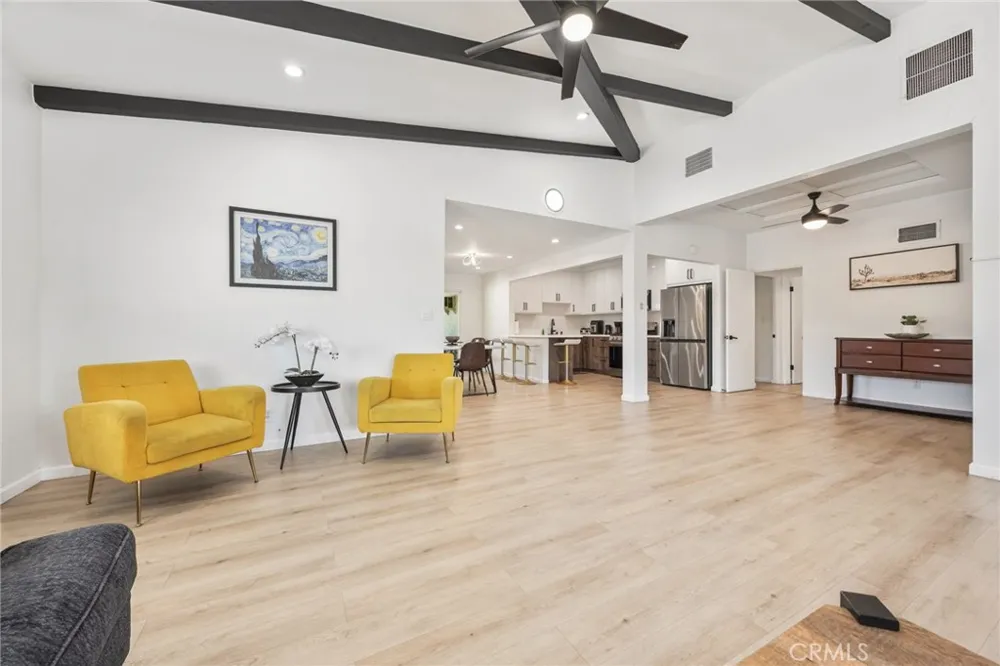 589 S Mountain View Palm Springs, CA 92264
