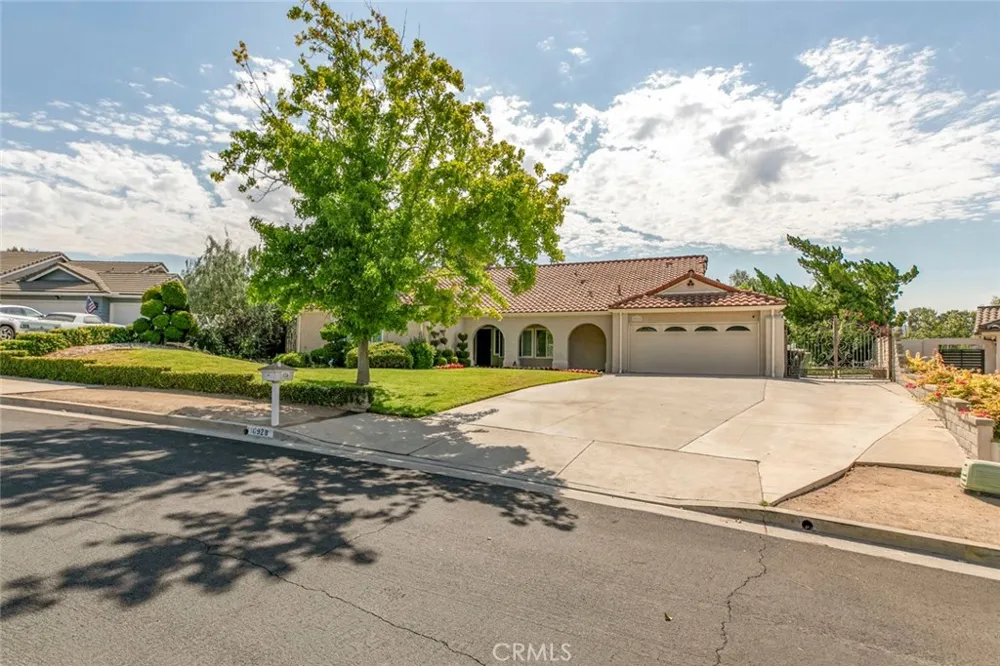 10928 Meseta Shadow Hills, CA 91040