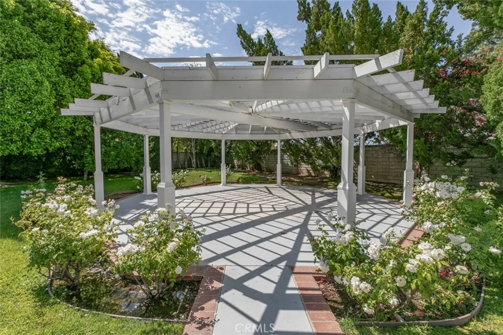 10928 Meseta Shadow Hills, CA 91040