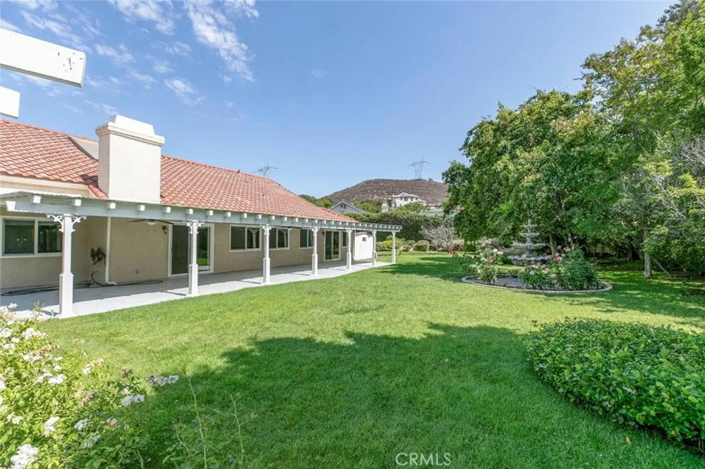 10928 Meseta Shadow Hills, CA 91040
