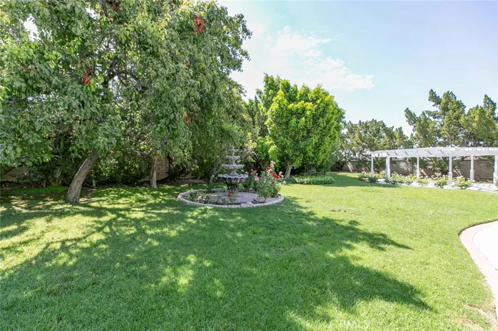 10928 Meseta Shadow Hills, CA 91040