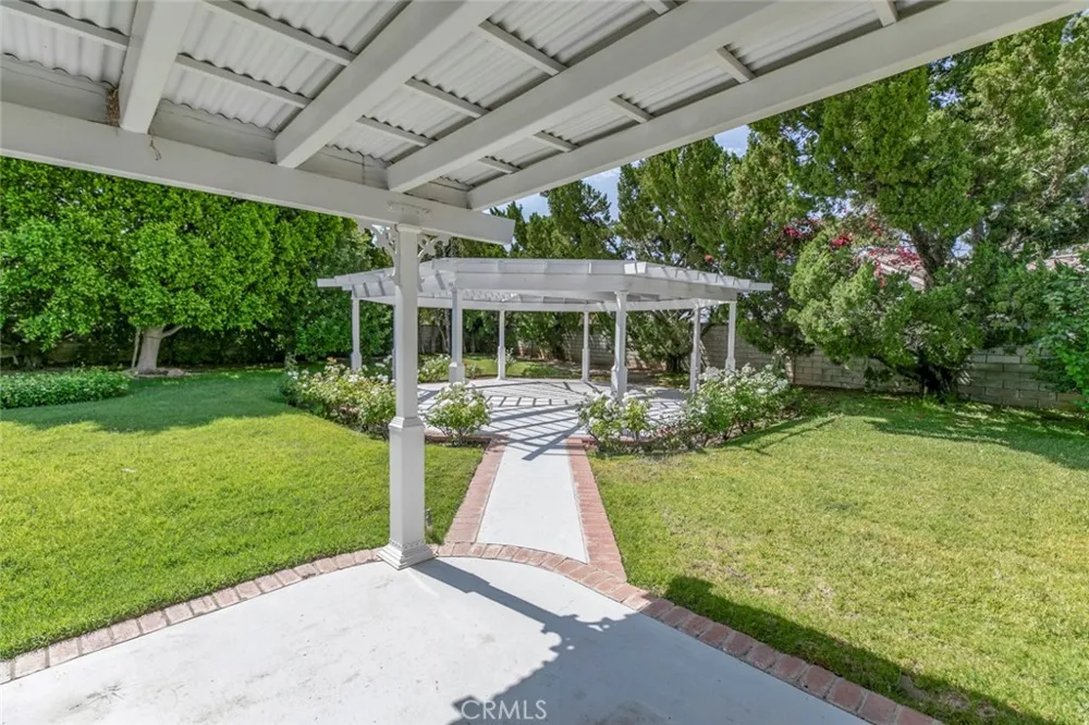 10928 Meseta Shadow Hills, CA 91040