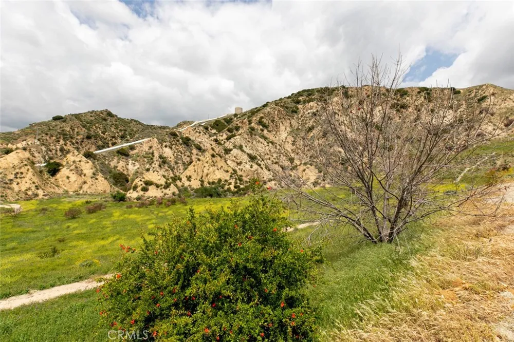 16652 Nicklaus Drive #94 Rancho Cascades, CA 91342