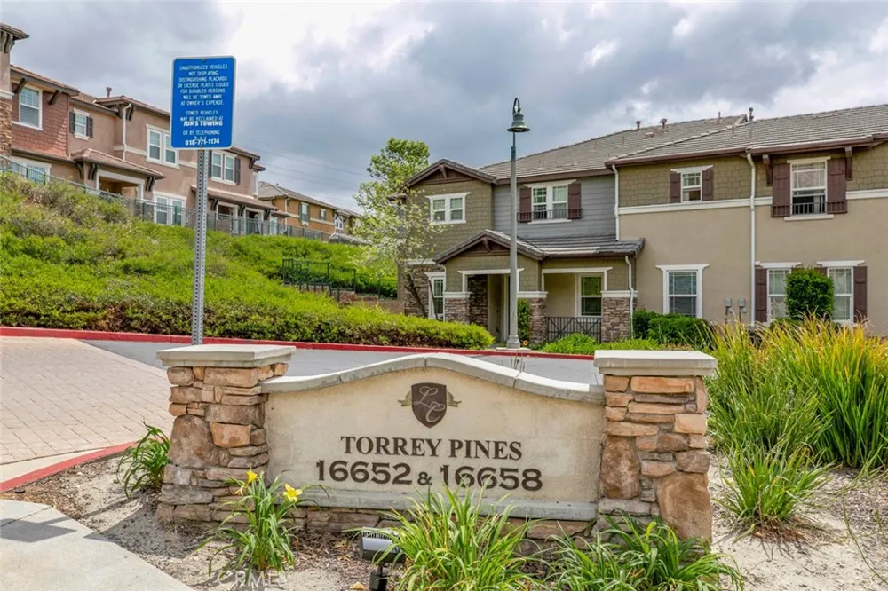 16652 Nicklaus Drive #94 Rancho Cascades, CA 91342