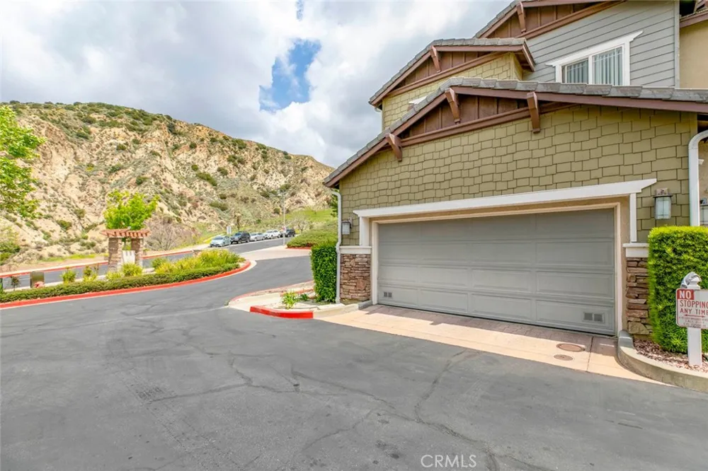 16652 Nicklaus Drive #94 Rancho Cascades, CA 91342