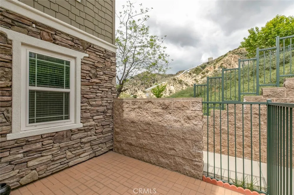 16652 Nicklaus Drive #94 Rancho Cascades, CA 91342