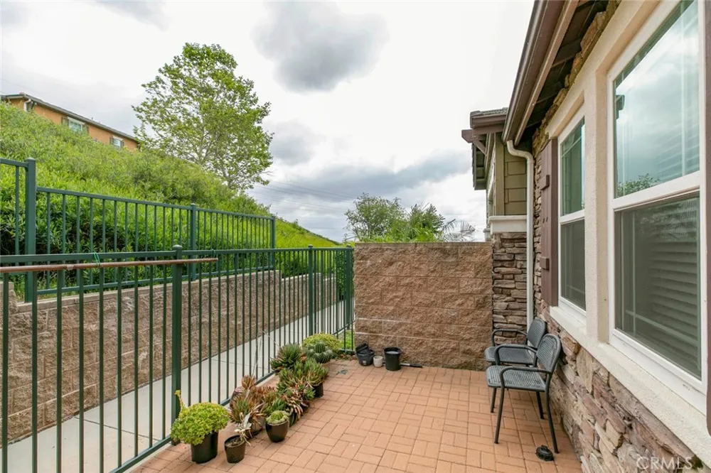 16652 Nicklaus Drive #94 Rancho Cascades, CA 91342