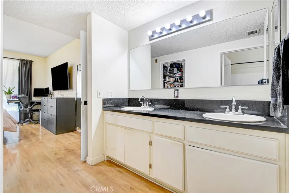 10610 Lakeside Drive #209 Garden Grove, CA 92840