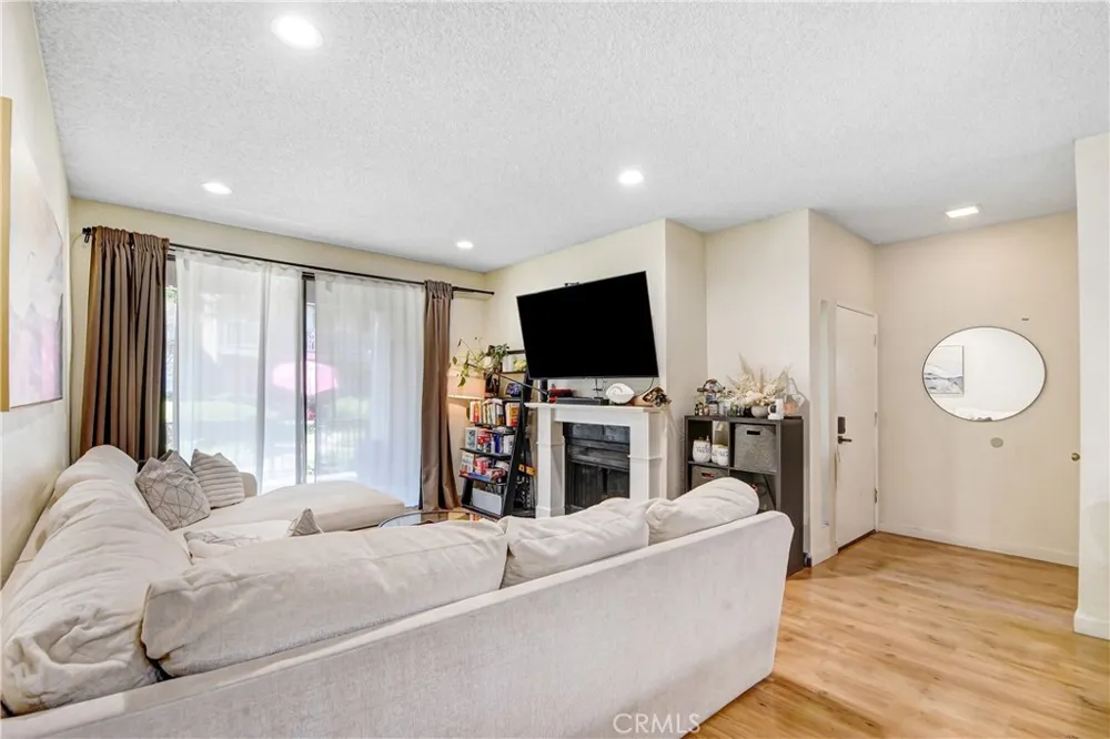 10610 Lakeside Drive #209 Garden Grove, CA 92840