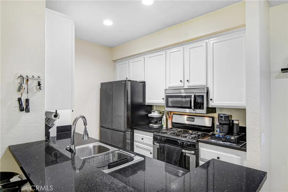 10610 Lakeside Drive #209 Garden Grove, CA 92840
