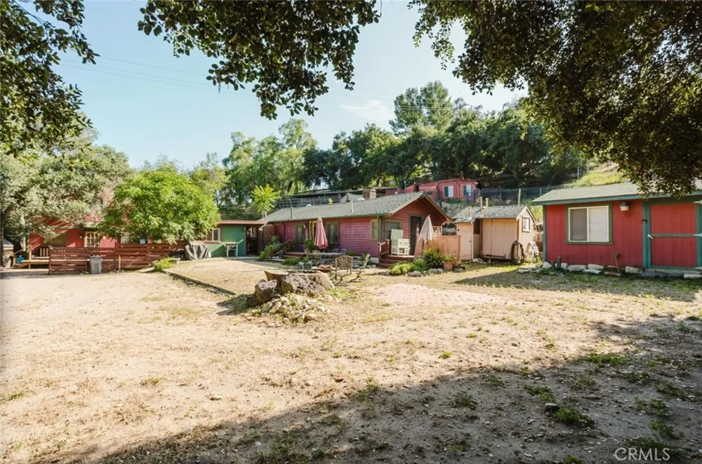 11857 East Trail Sylmar, CA 91342