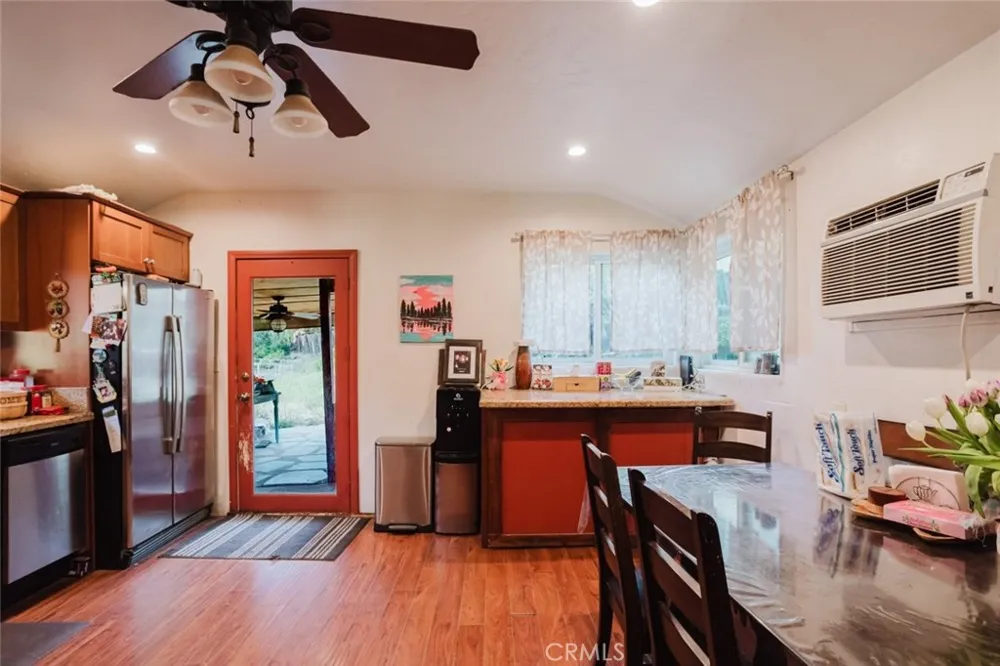 11857 East Trail Sylmar, CA 91342