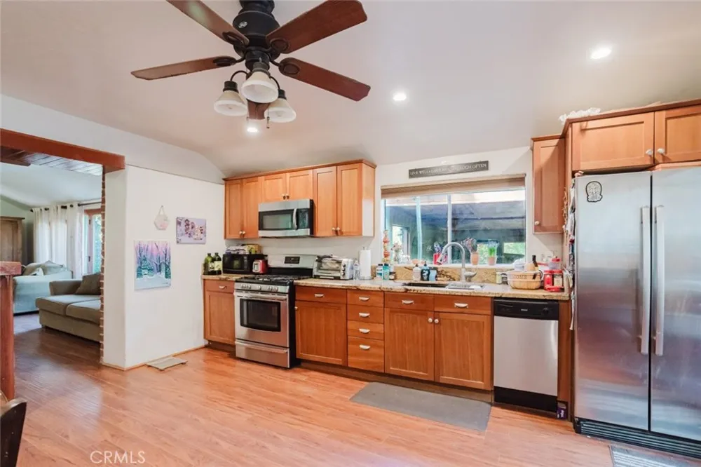 11857 East Trail Sylmar, CA 91342