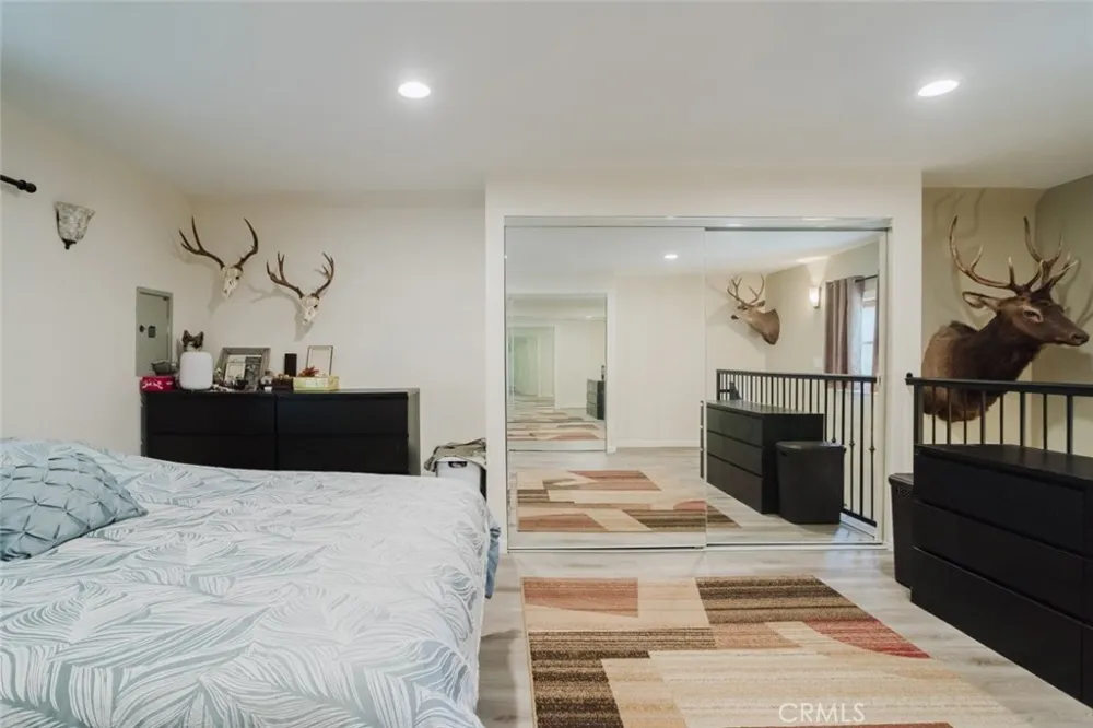 11857 East Trail Sylmar, CA 91342