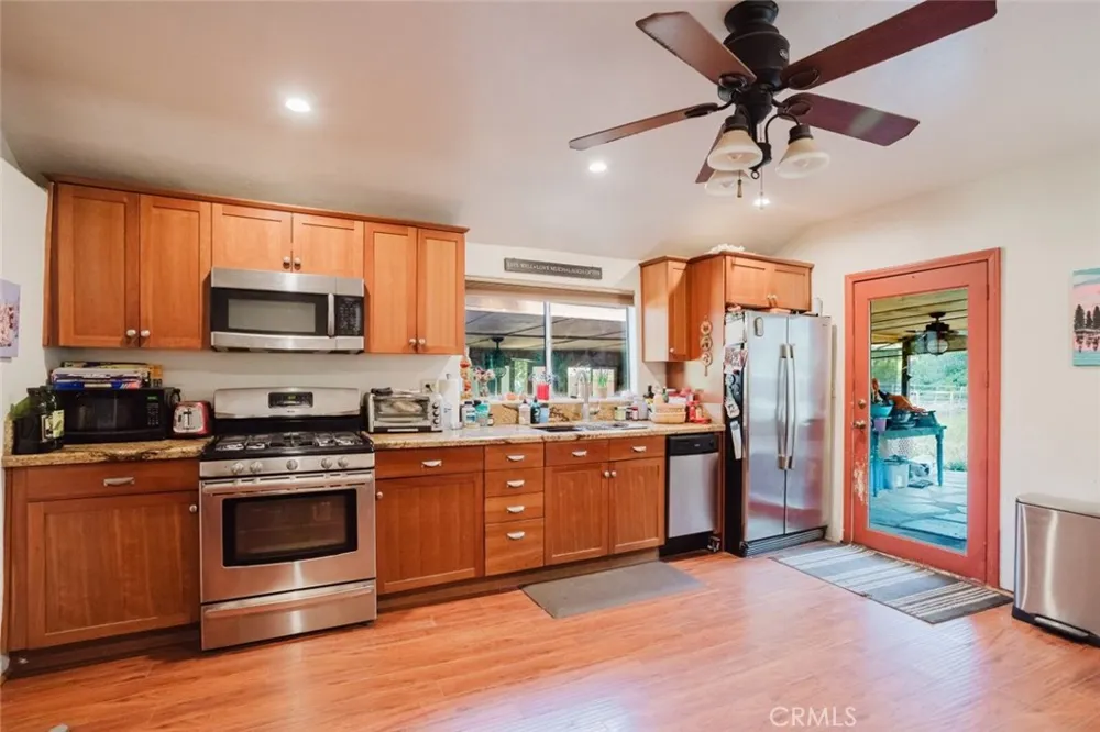 11857 East Trail Sylmar, CA 91342