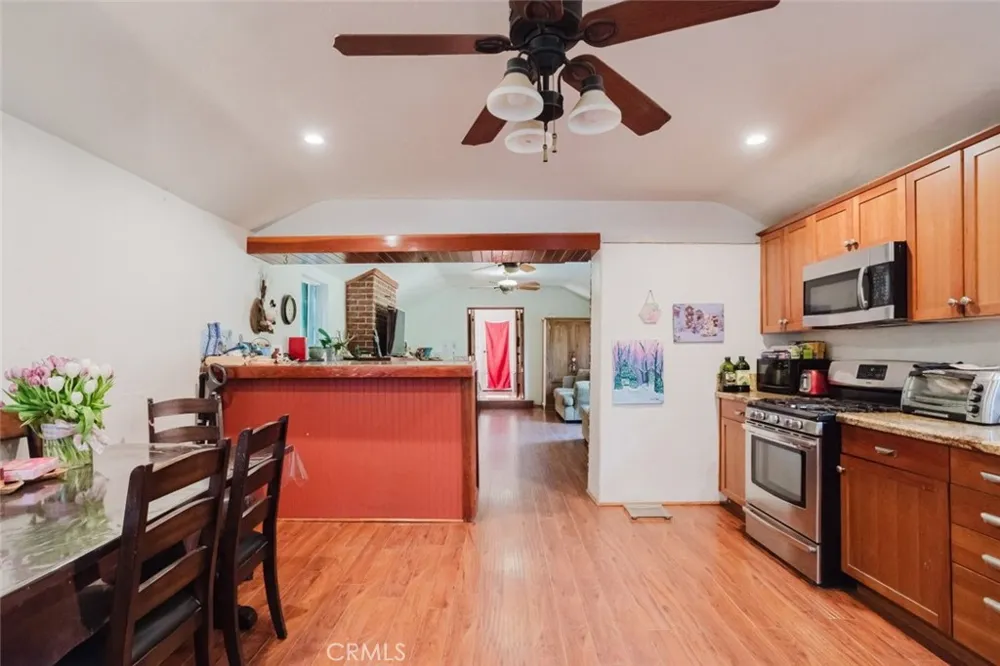 11857 East Trail Sylmar, CA 91342