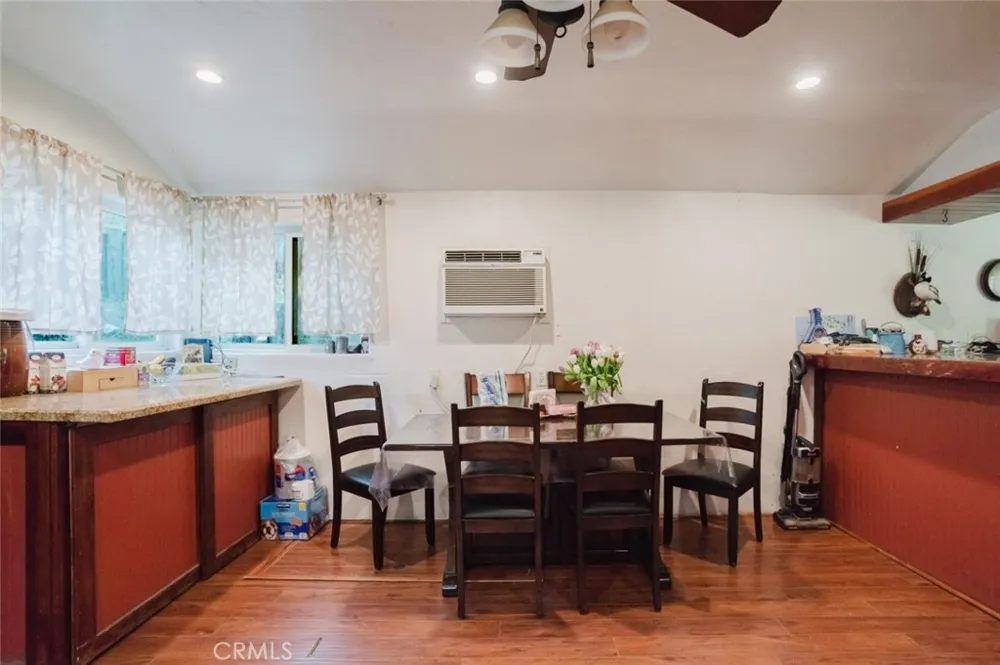 11857 East Trail Sylmar, CA 91342