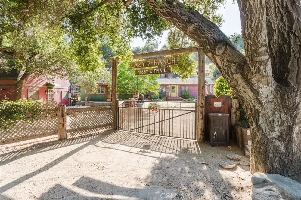 11857 East Trail Sylmar, CA 91342