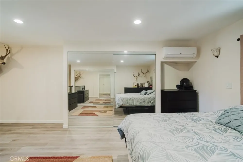 11857 East Trail Sylmar, CA 91342