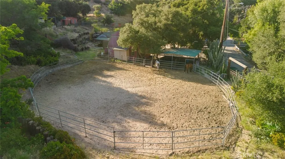 11857 East Trail Sylmar, CA 91342