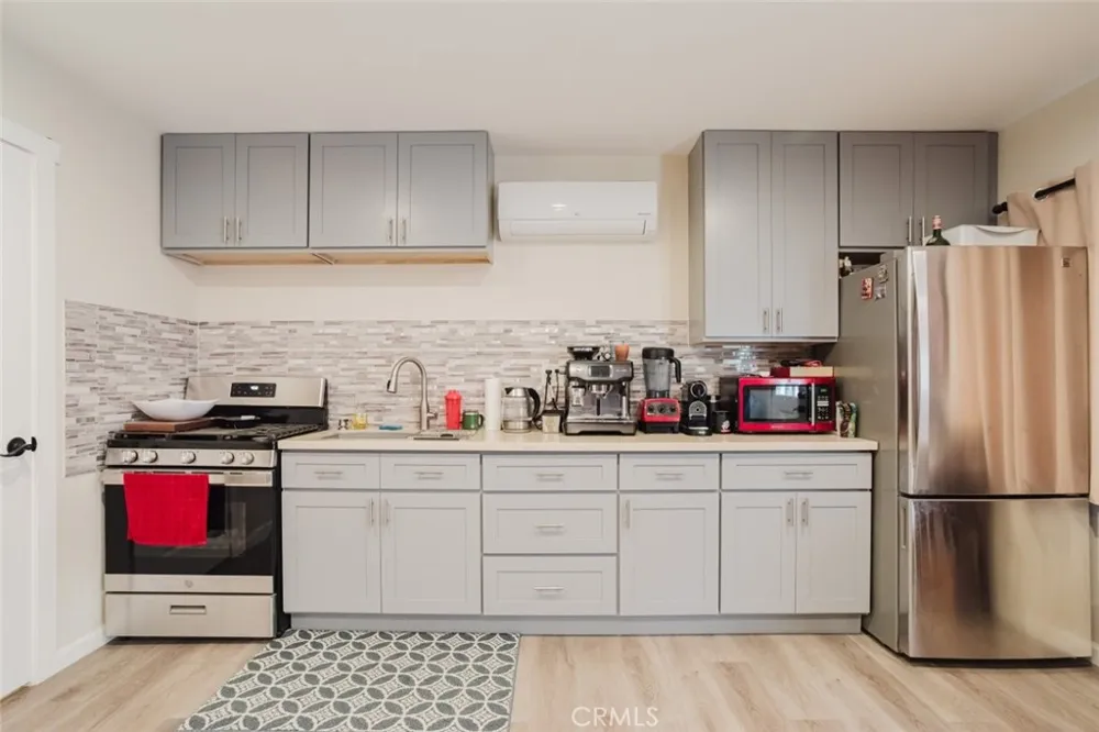 11857 East Trail Sylmar, CA 91342